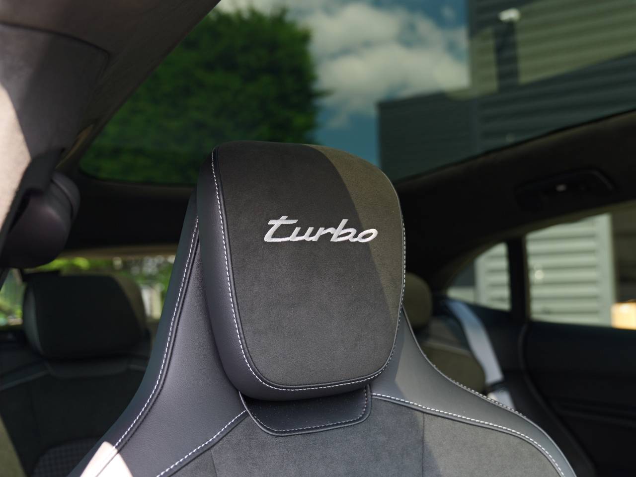 Taycan TURBO SPORT TURISMO (1) image 31
