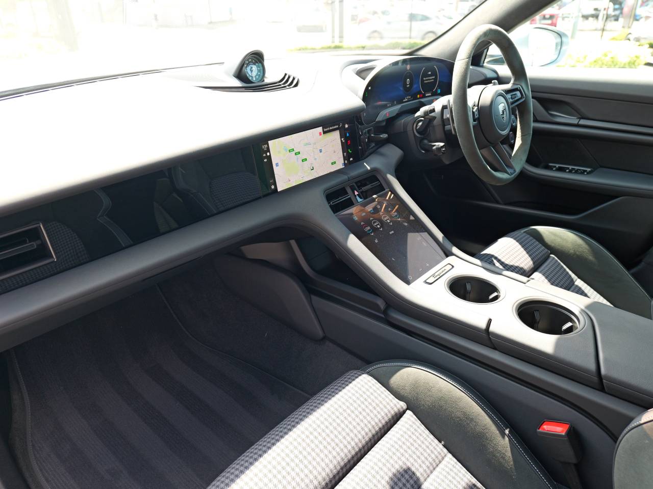 Taycan TURBO SPORT TURISMO (1) image 05