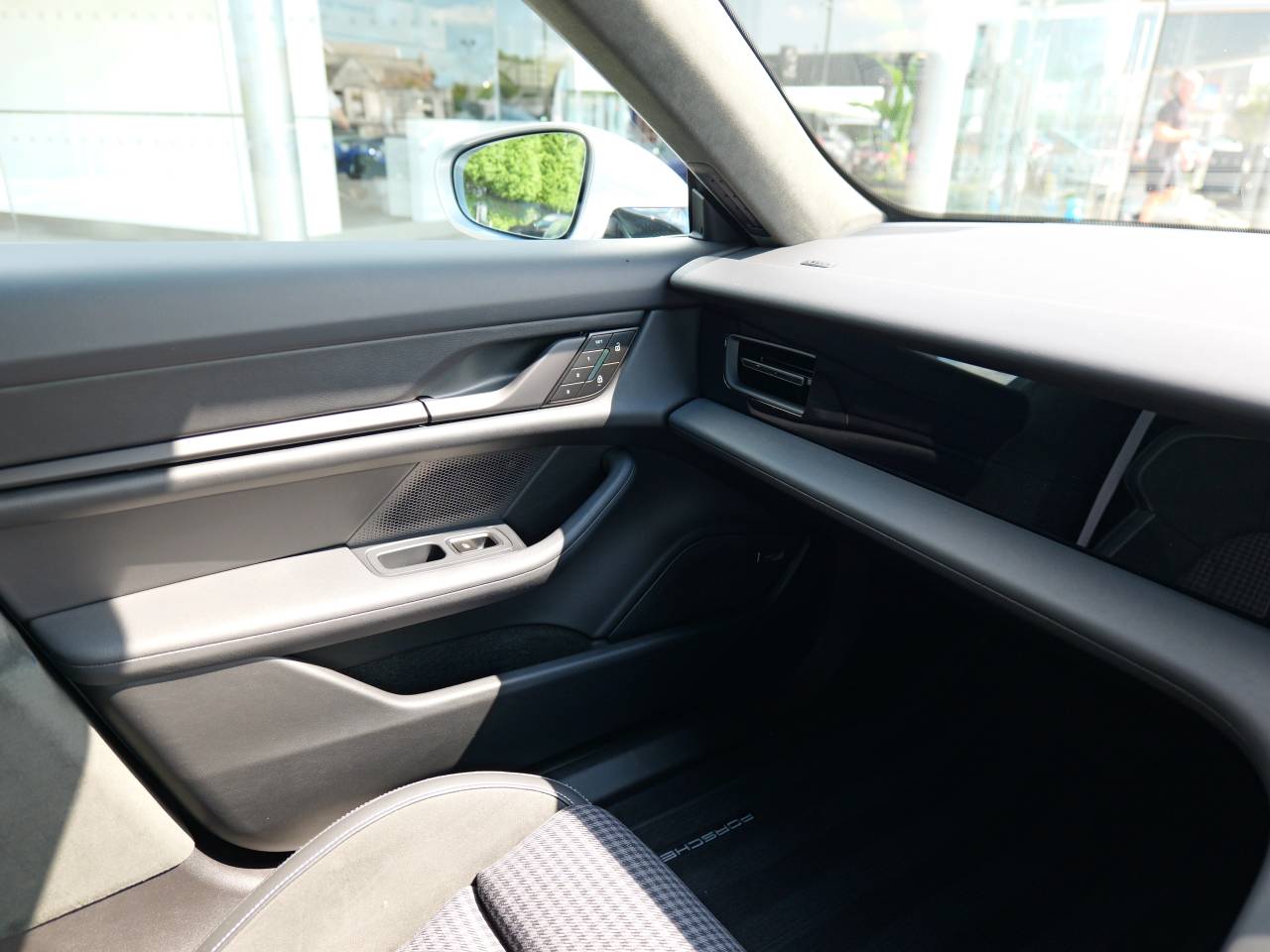 Taycan TURBO SPORT TURISMO (1) image 17