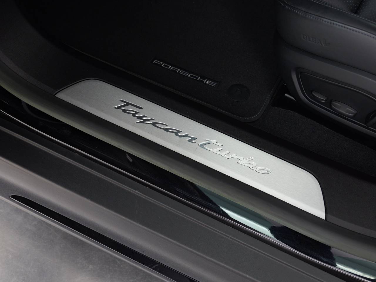 Taycan TURBO 93KWH (10) image 32