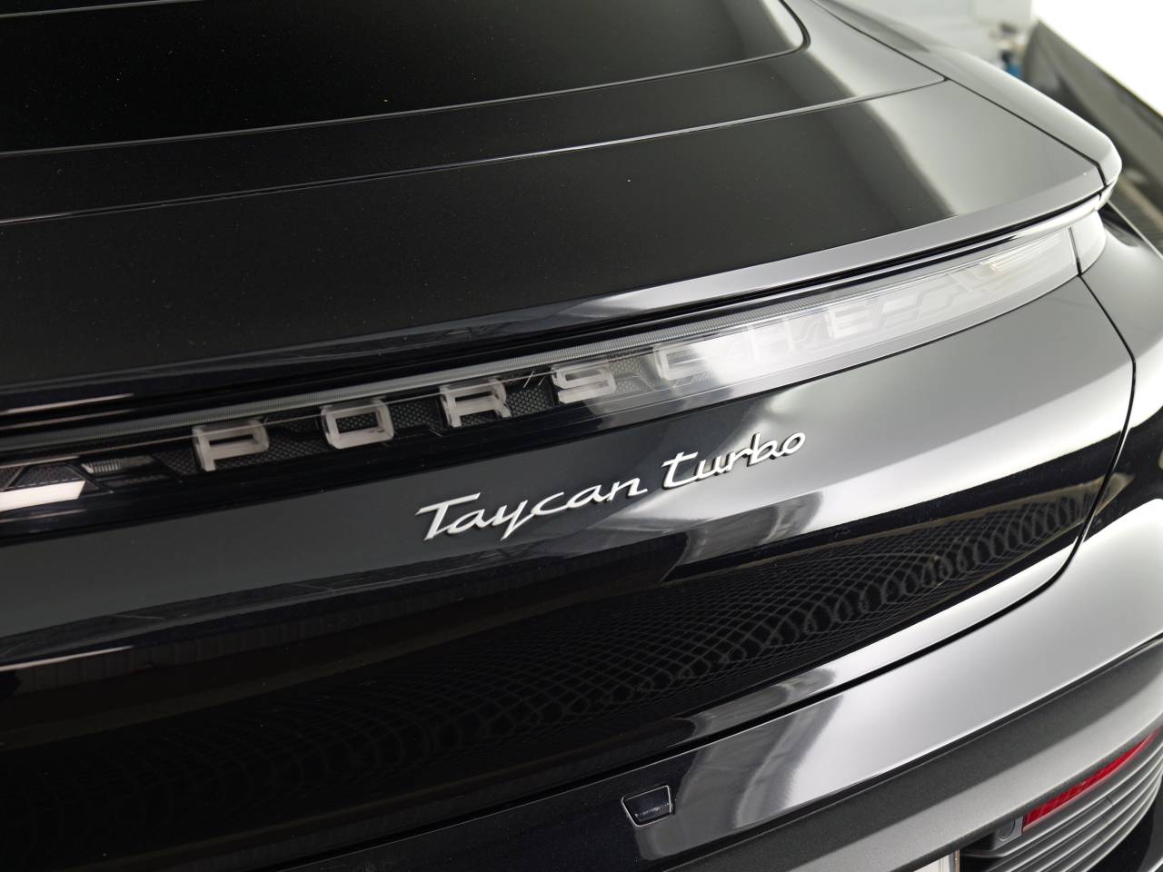 Taycan TURBO 93KWH (10) image 12