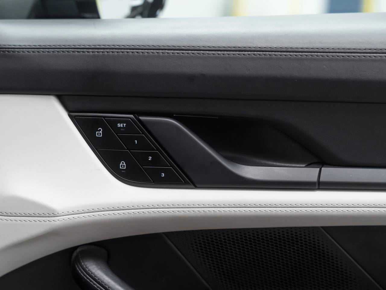 Taycan 4S CROSS TURISMO (4) image 25