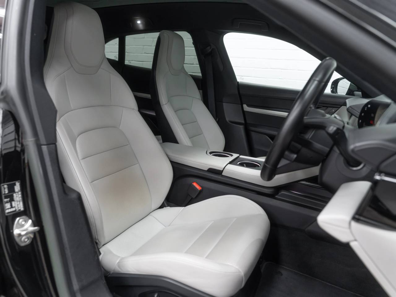 Taycan 4S CROSS TURISMO (4) image 05