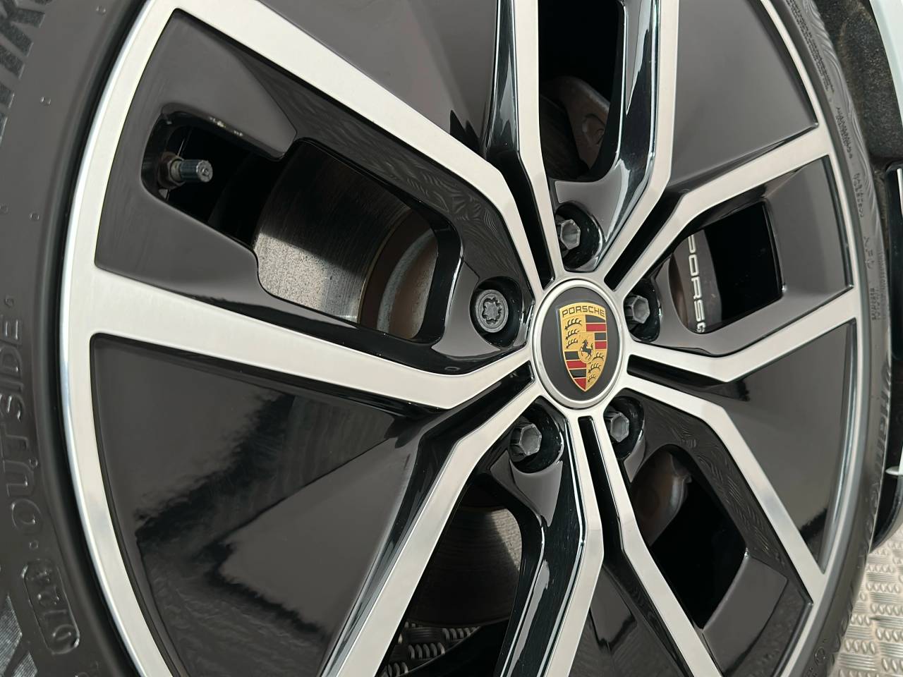 Taycan BASE SPORT TURISMO (12) image 06