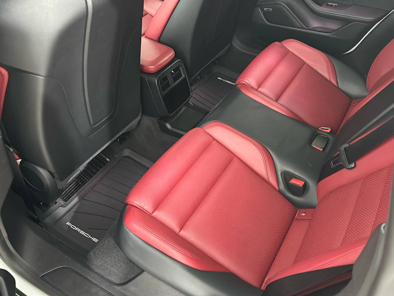 Taycan BASE SPORT TURISMO (12) image 05