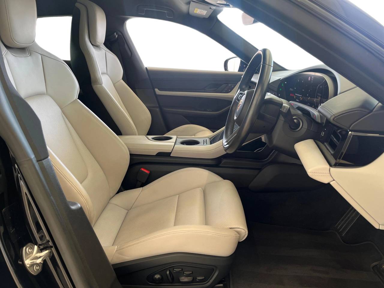 Taycan 4S SPORT TURISMO (5) image 05
