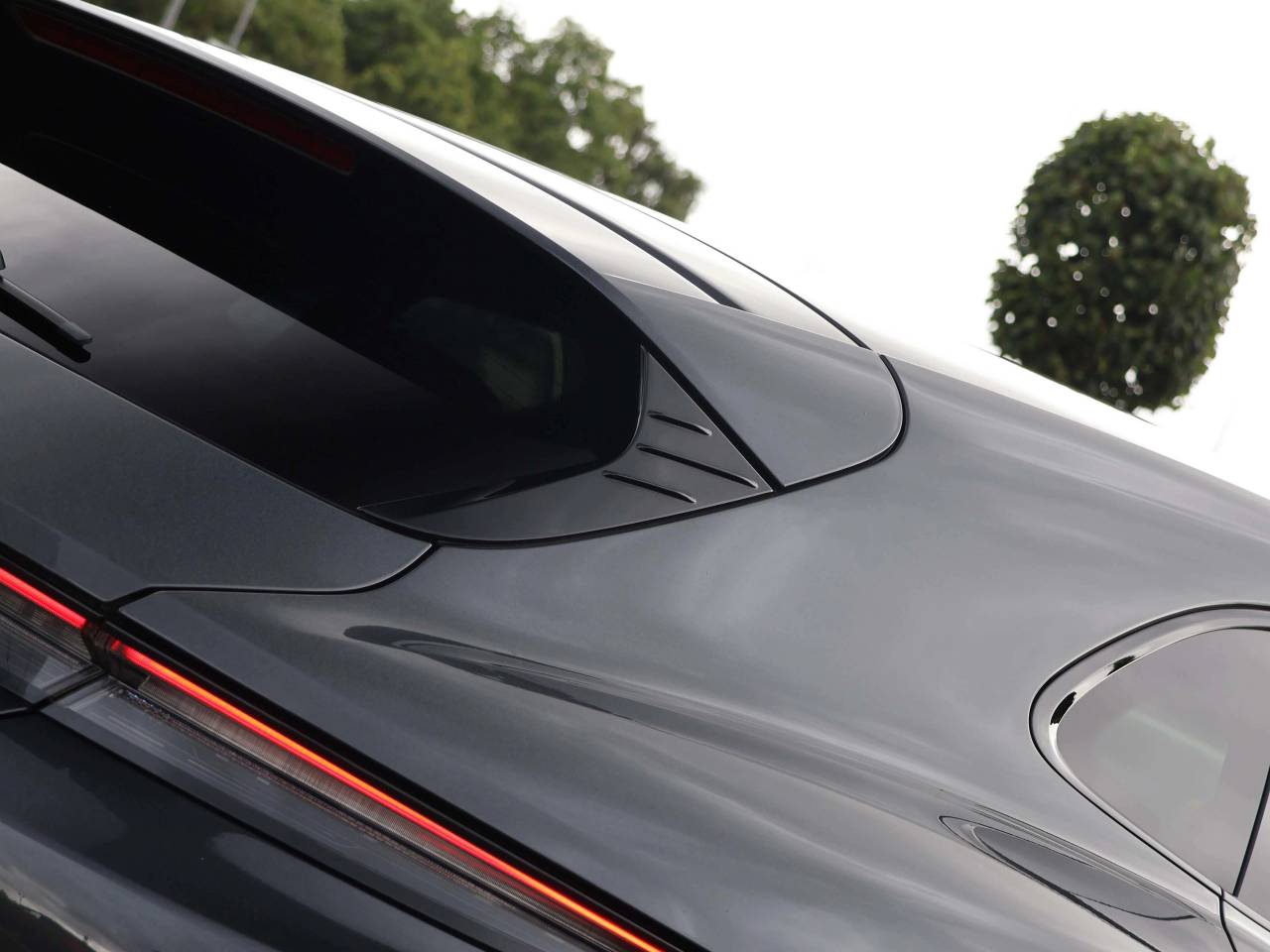 Taycan TURBO SPORT TURISMO (2) image 09