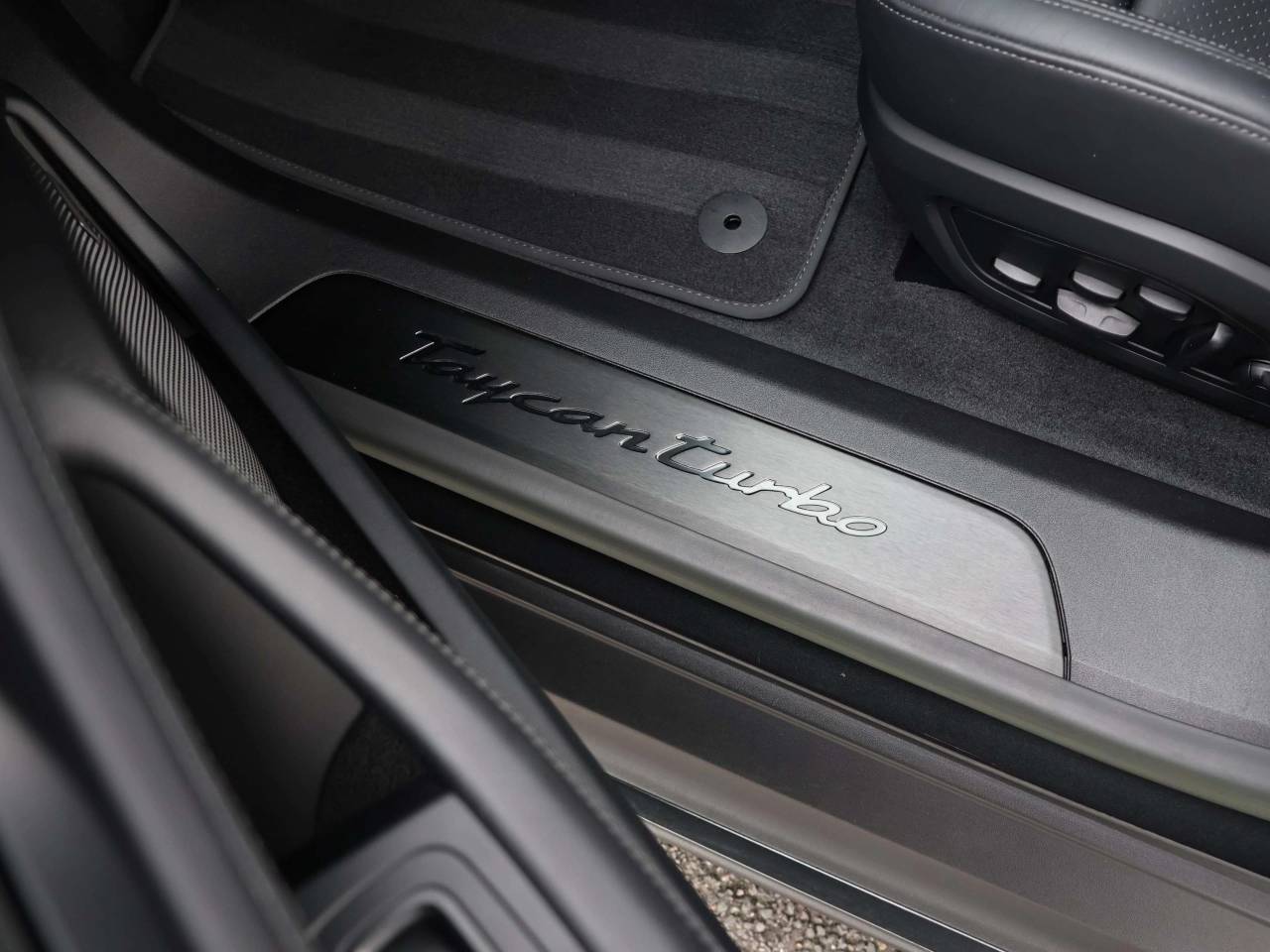 Taycan TURBO SPORT TURISMO (2) image 27