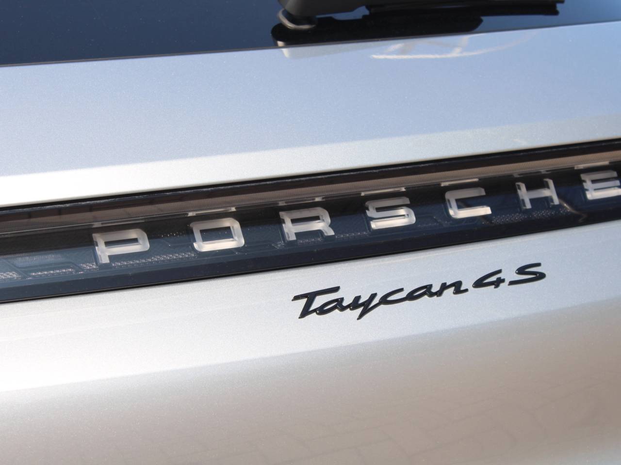 Taycan 4S SPORT TURISMO (10) image 24