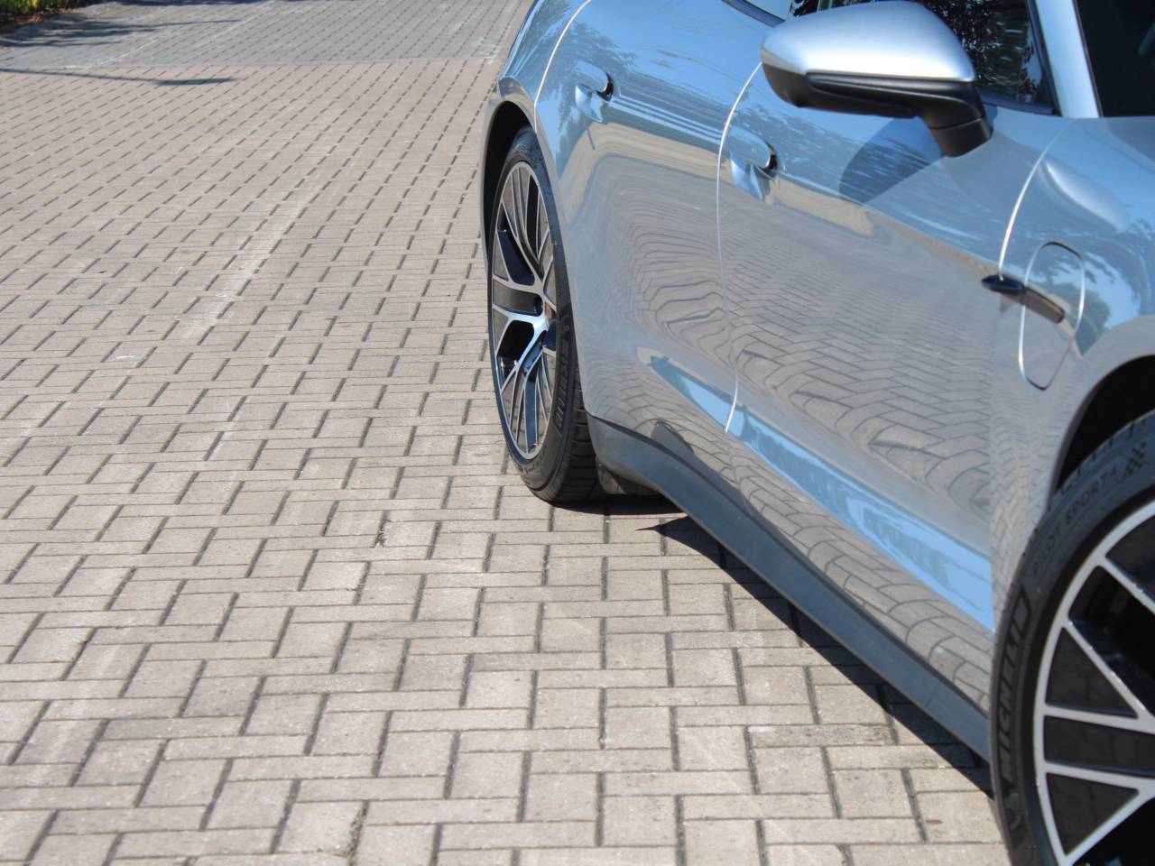 Taycan 4S SPORT TURISMO (10) image 14