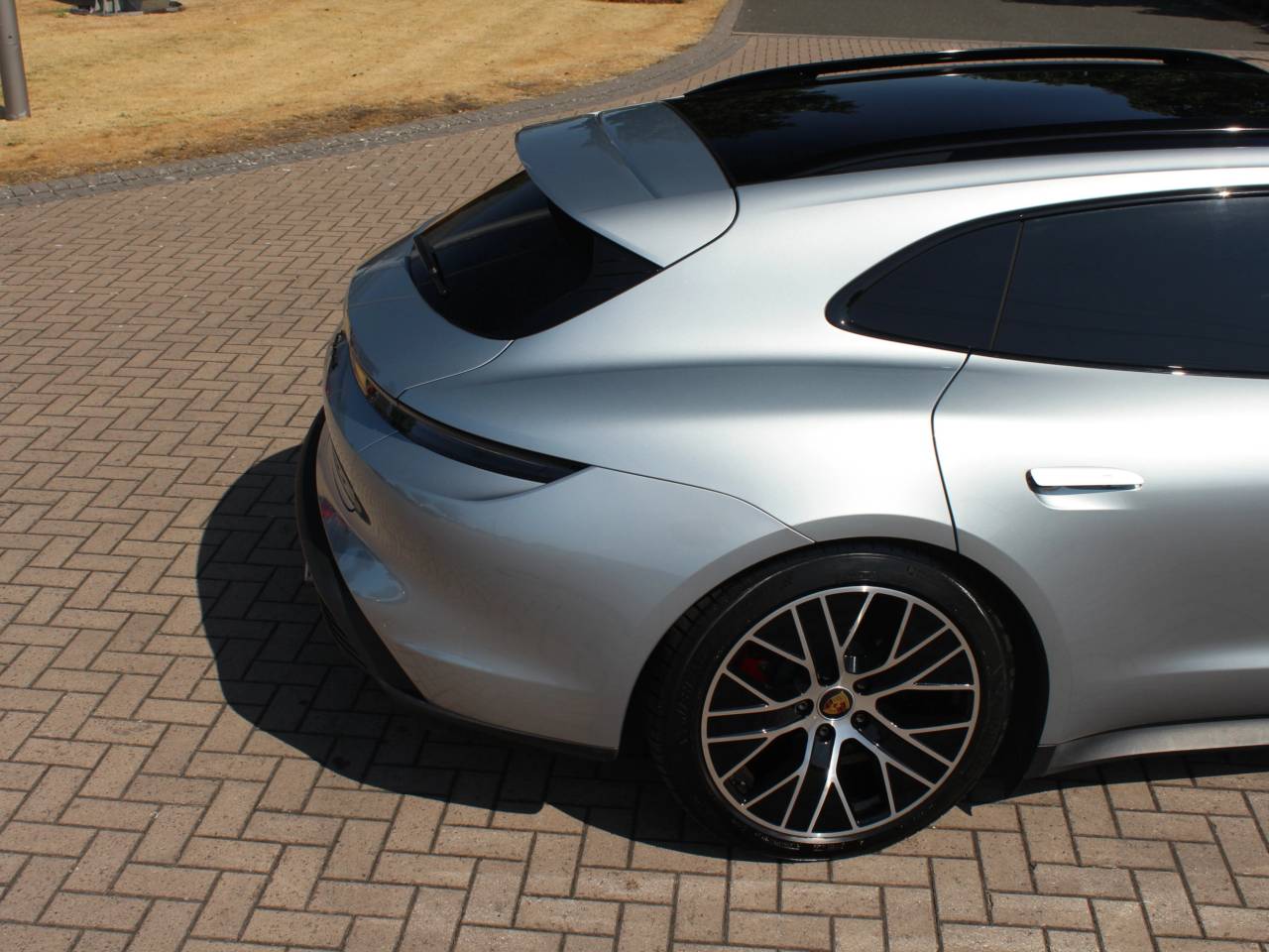 Taycan 4S SPORT TURISMO (10) image 21