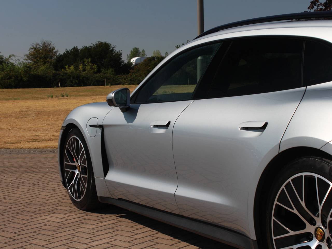 Taycan 4S SPORT TURISMO (10) image 16