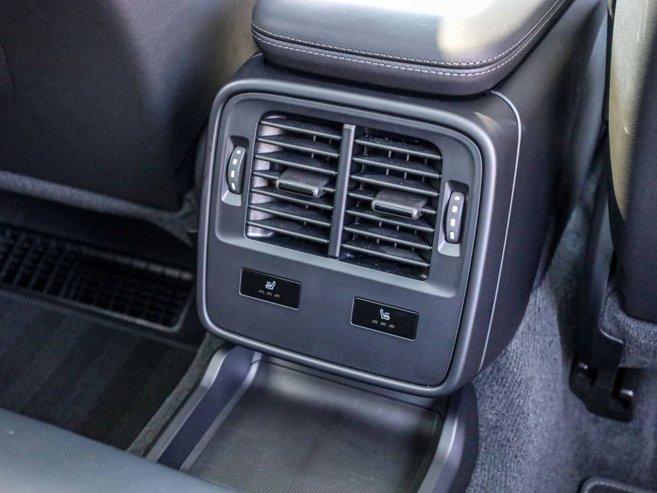Taycan TURBO (1) image 32