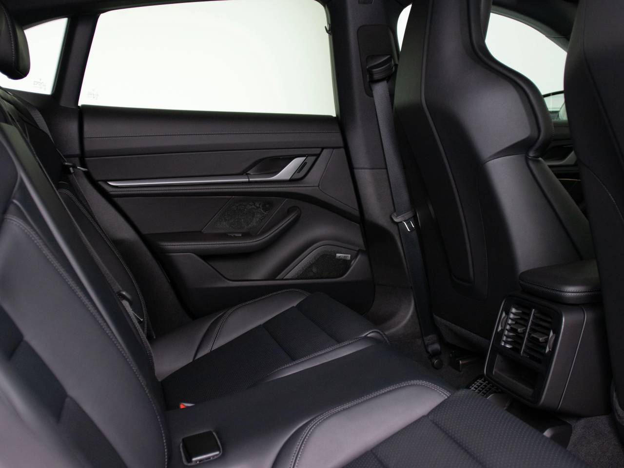 Taycan 4S CROSS TURISMO (3) image 53