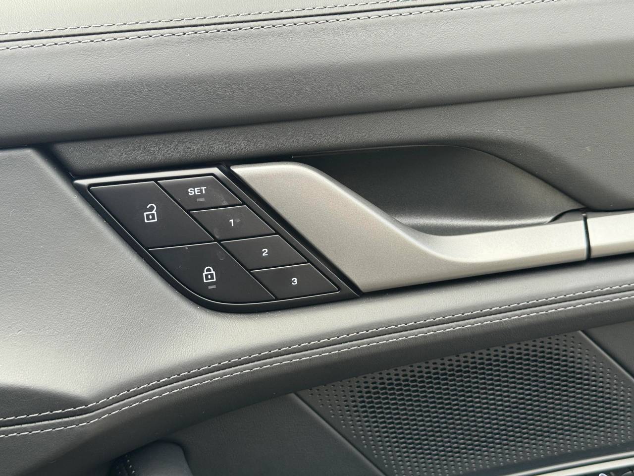 Taycan BASE SPORT TURISMO (1) image 26