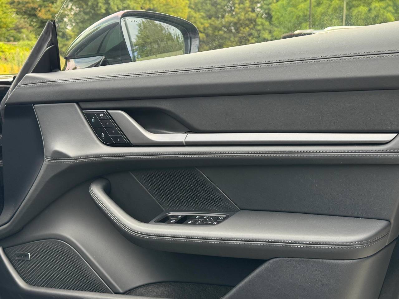 Taycan BASE SPORT TURISMO (1) image 25