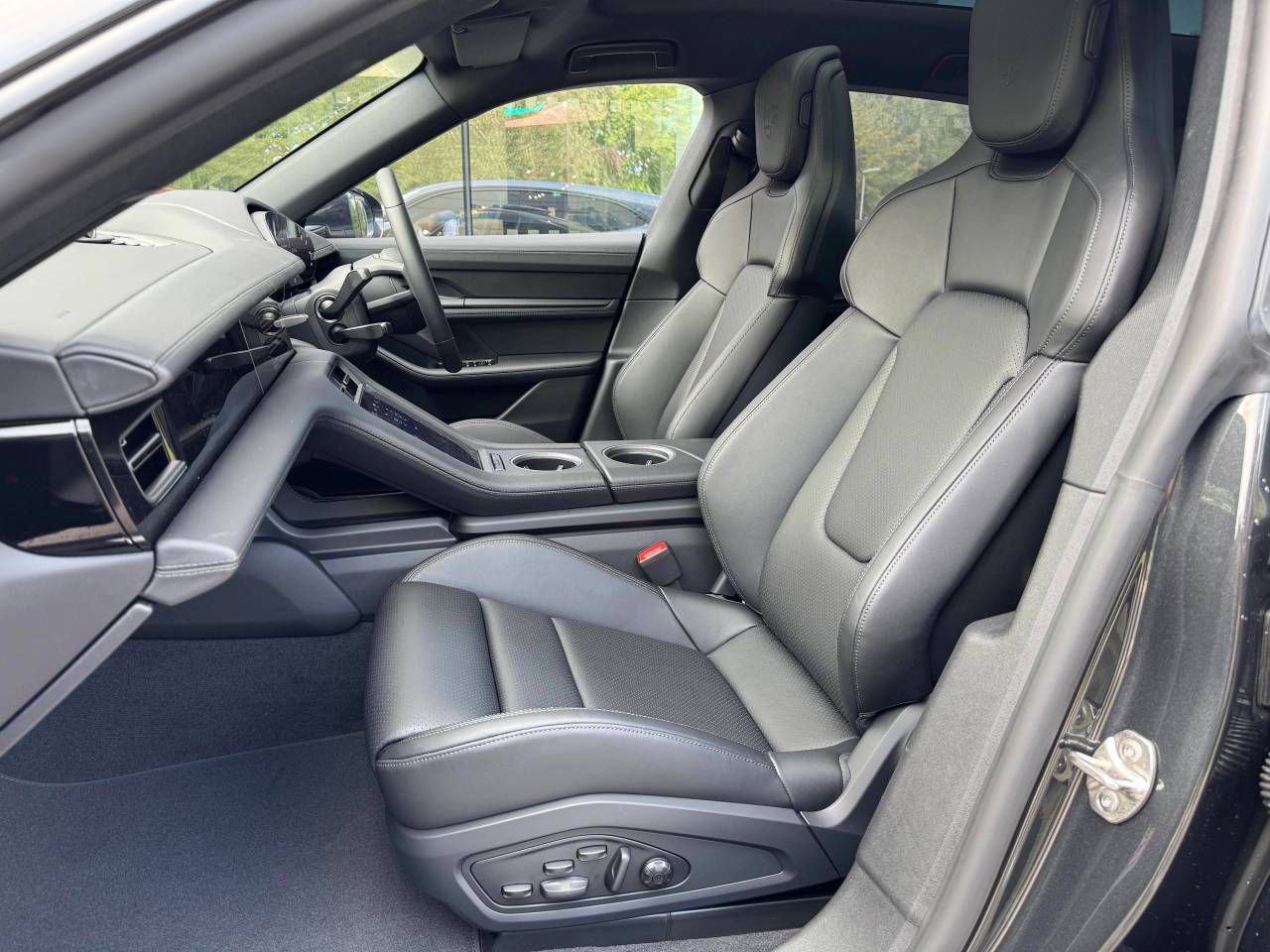 Taycan BASE SPORT TURISMO (1) image 05