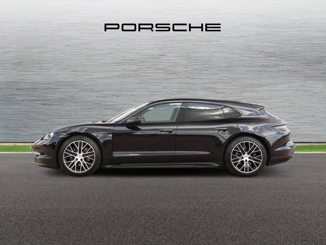 Taycan BASE SPORT TURISMO (12) image 08