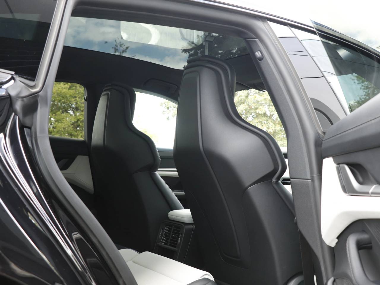 Taycan BASE SPORT TURISMO (12) image 26