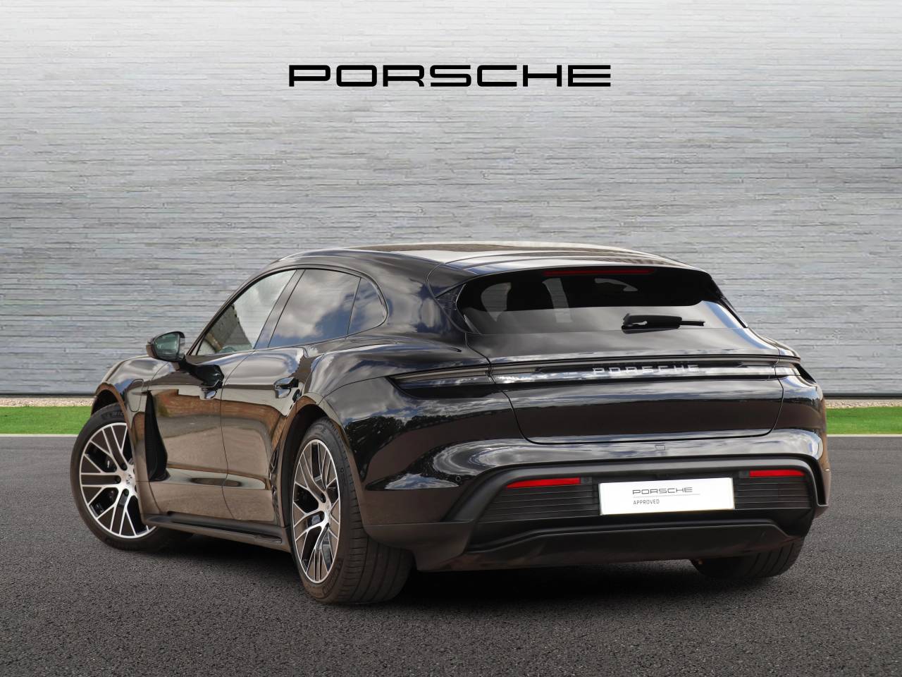 Taycan BASE SPORT TURISMO (12) image 07