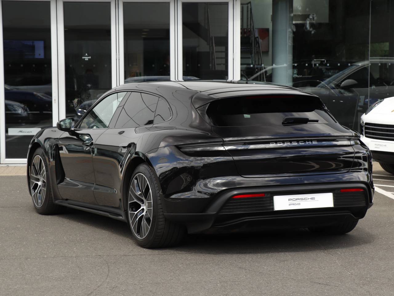 Taycan BASE SPORT TURISMO (12) image 12