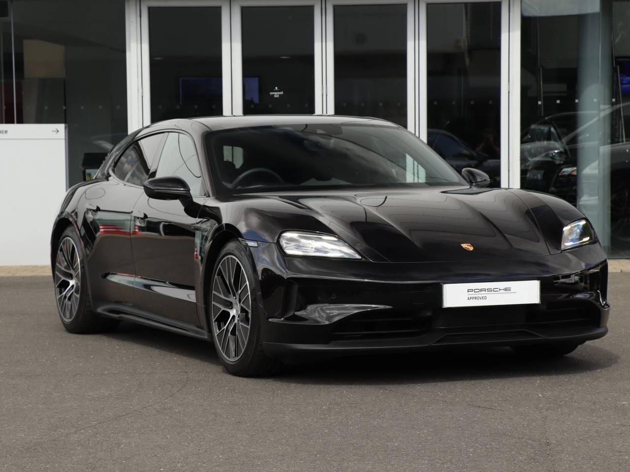 Taycan BASE SPORT TURISMO (12) image 11