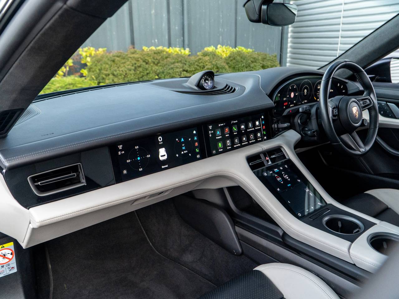 Taycan TURBO S SPORT TURISMO image 20