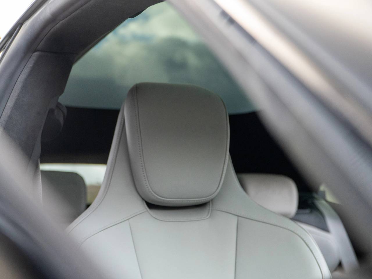 Taycan TURBO S SPORT TURISMO image 21