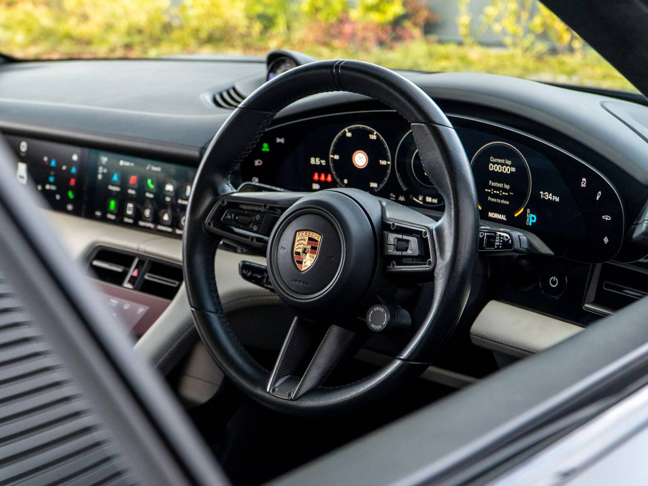 Taycan TURBO S SPORT TURISMO image 38