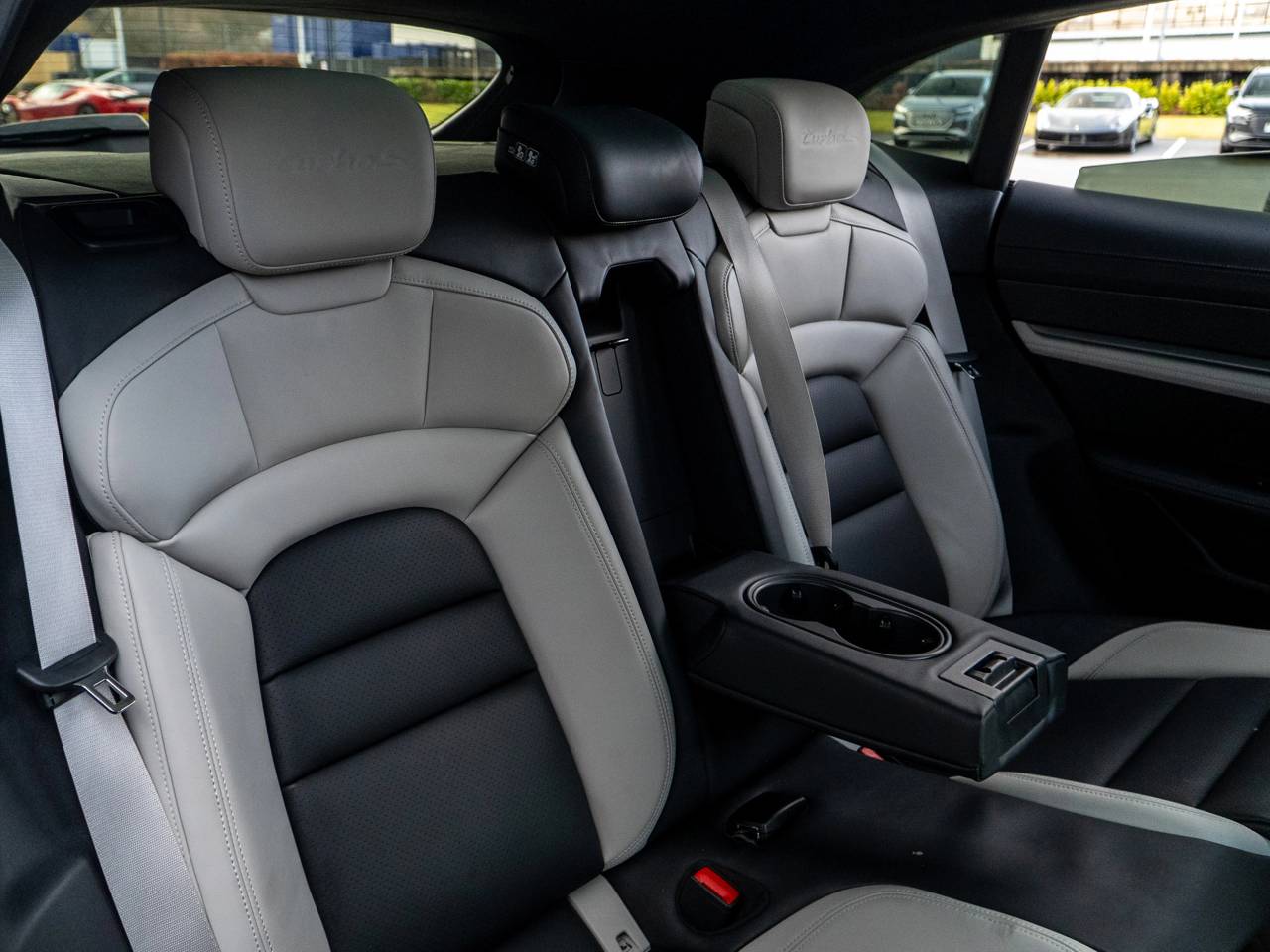 Taycan TURBO S SPORT TURISMO image 35