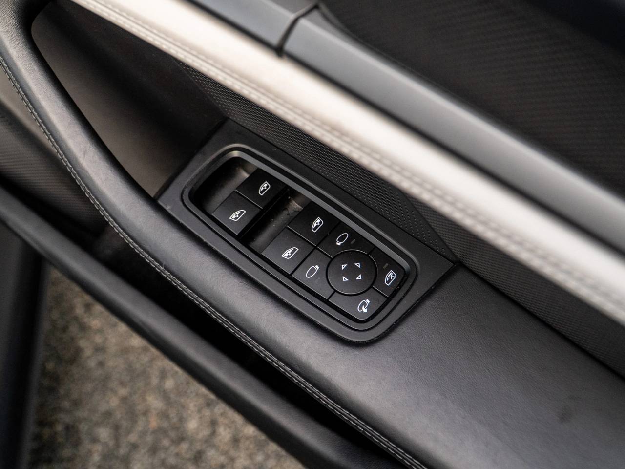 Taycan TURBO S SPORT TURISMO image 33