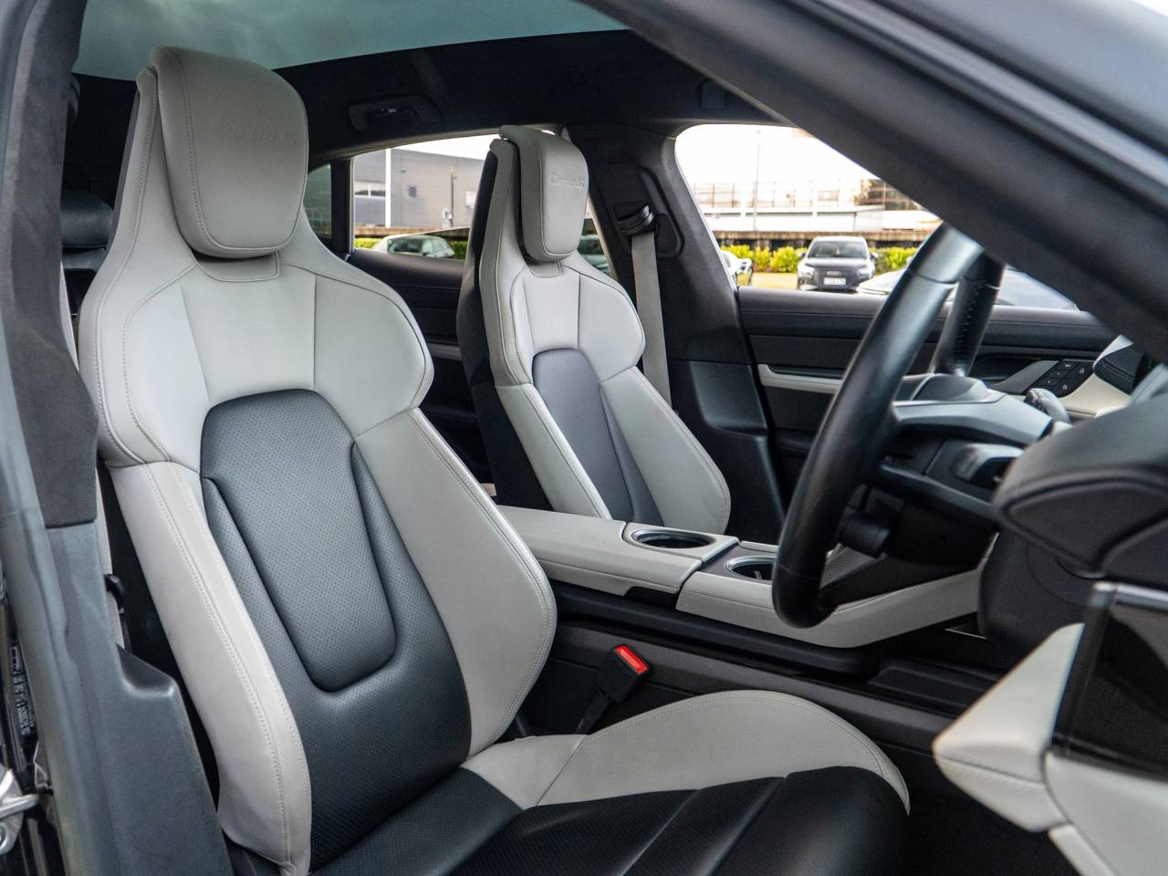 Taycan TURBO S SPORT TURISMO image 05