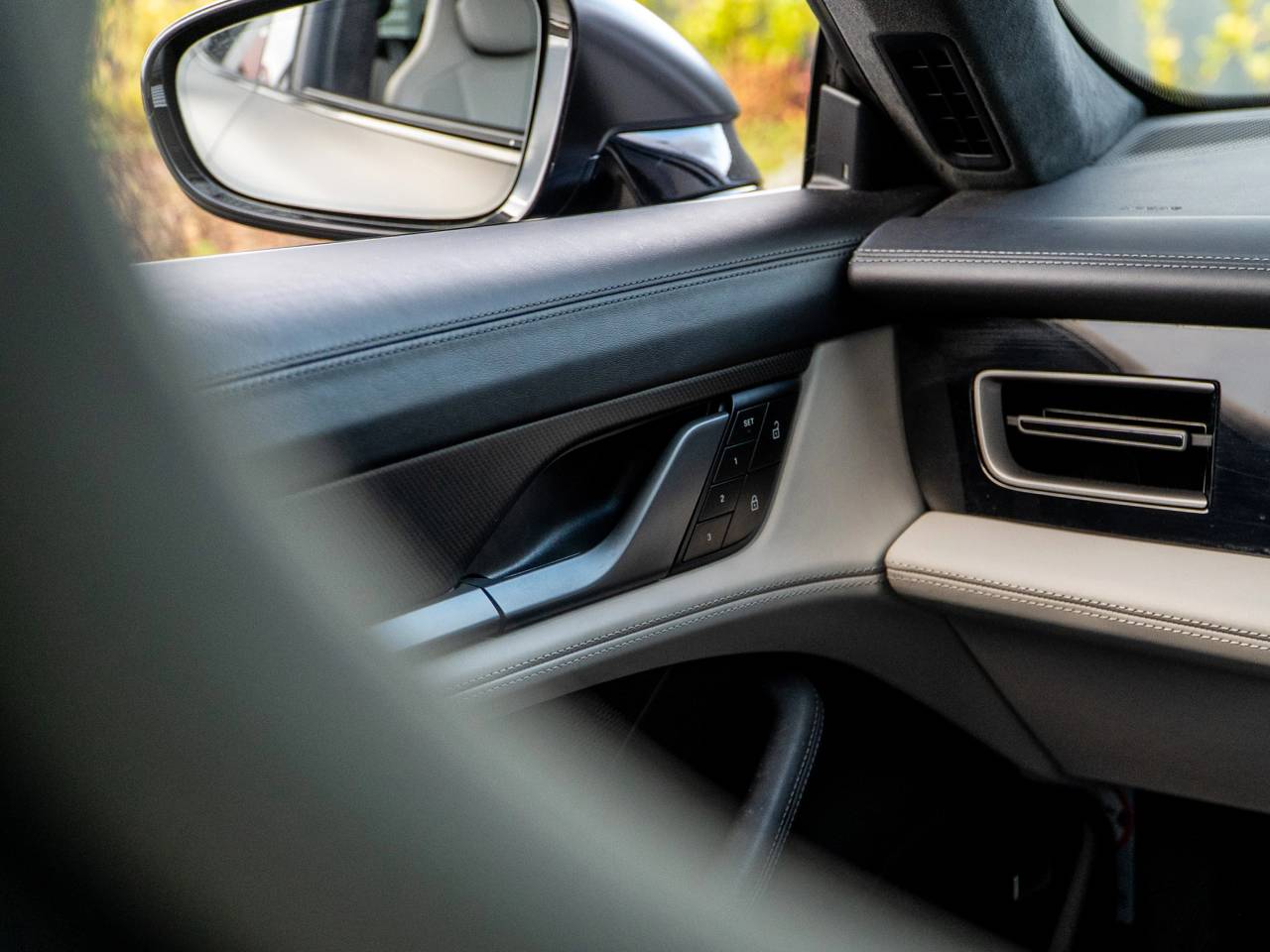 Taycan TURBO S SPORT TURISMO image 29