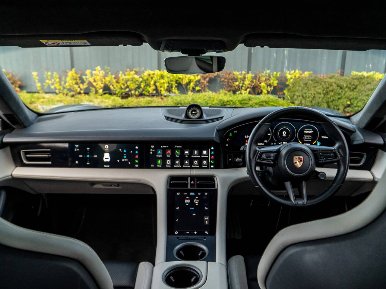 Taycan TURBO S SPORT TURISMO image 18