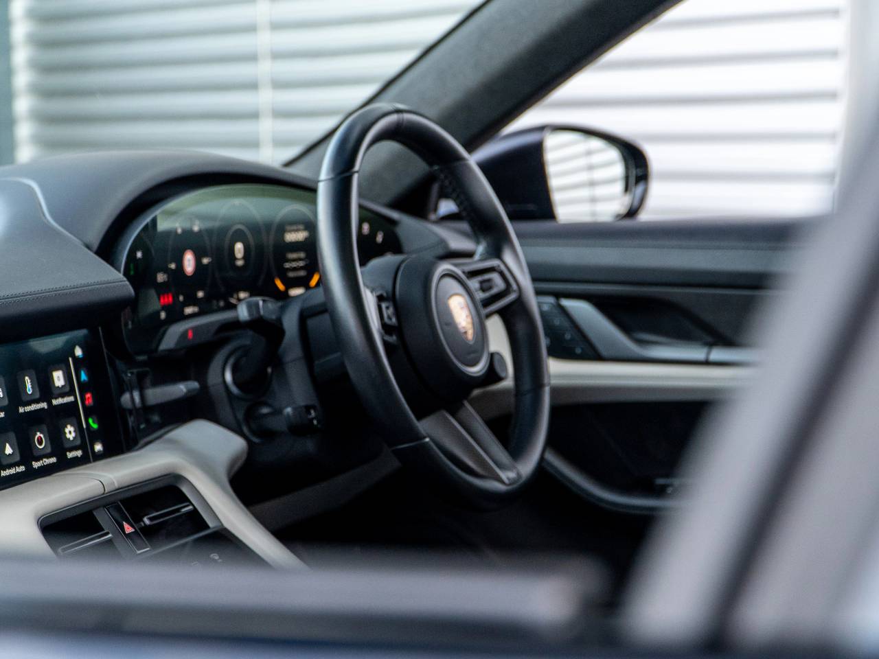 Taycan TURBO S SPORT TURISMO image 22