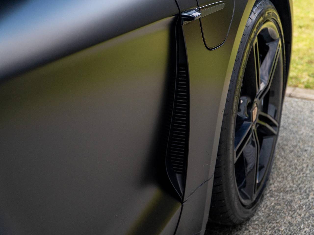 Taycan TURBO S SPORT TURISMO image 10