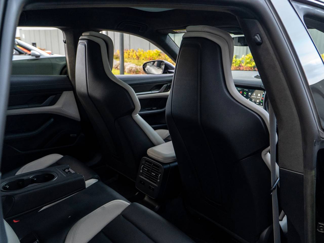 Taycan TURBO S SPORT TURISMO image 36