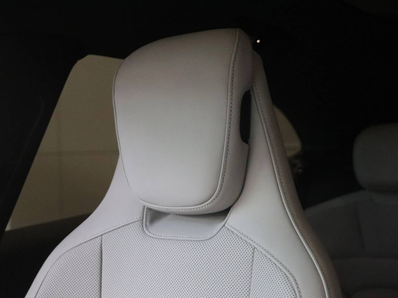 Taycan BASE SPORT TURISMO (6) image 26
