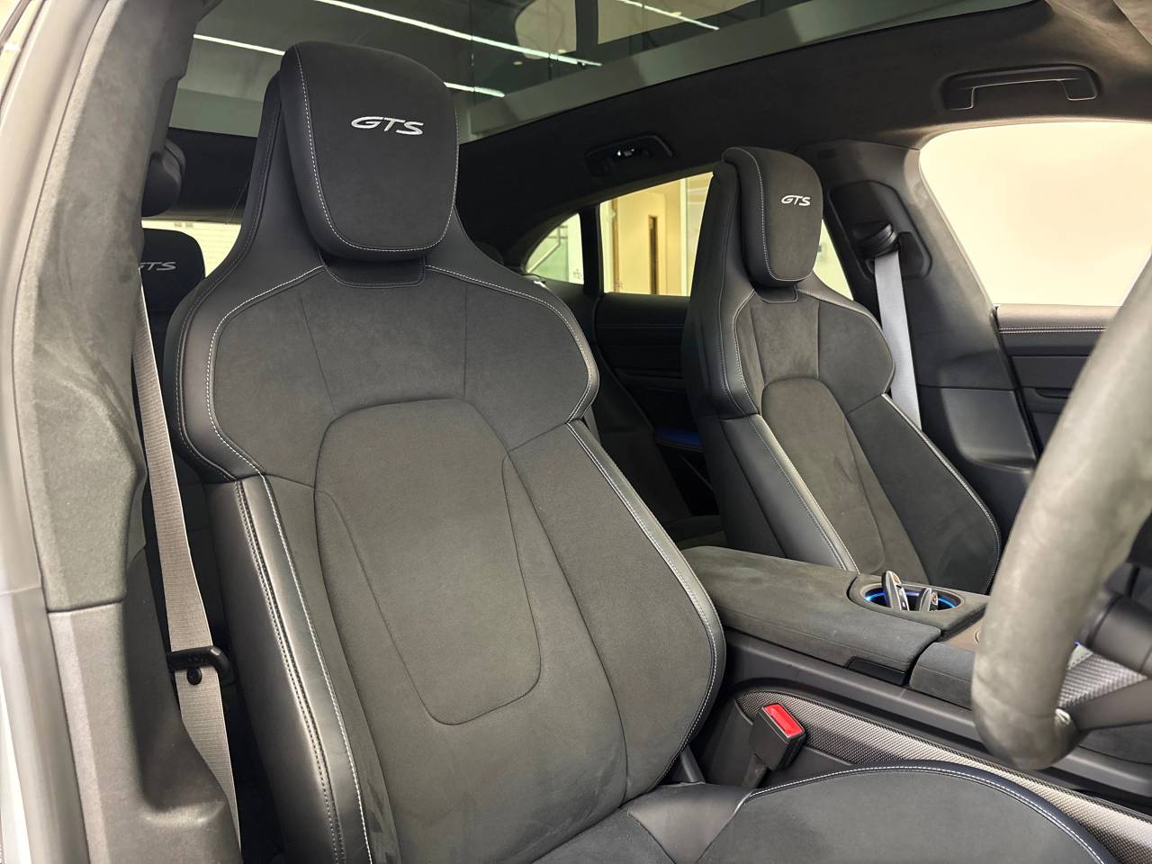 Taycan GTS SPORT TURISMO (1) image 05