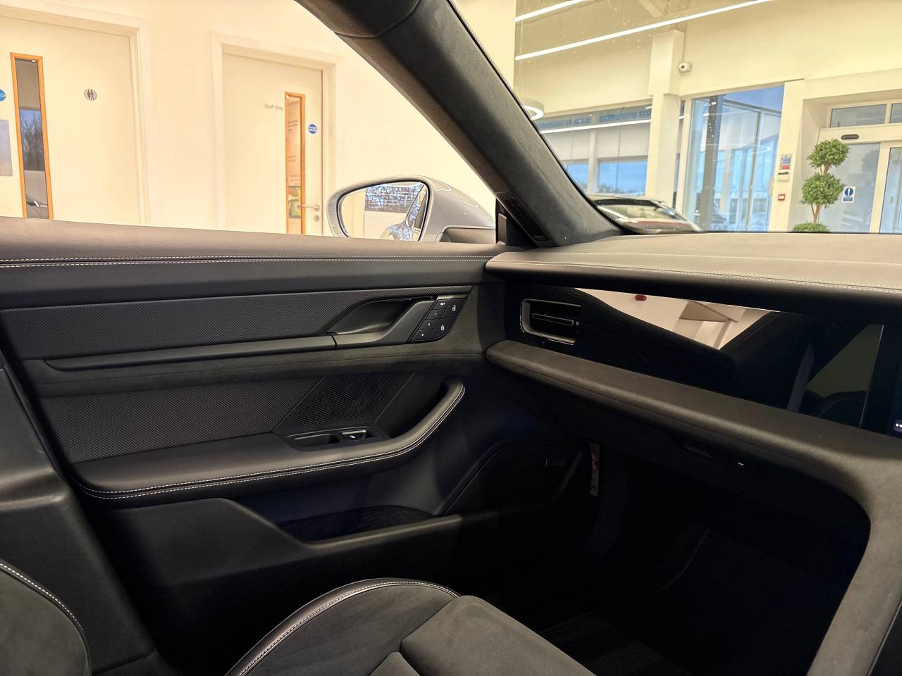 Taycan GTS SPORT TURISMO (1) image 45