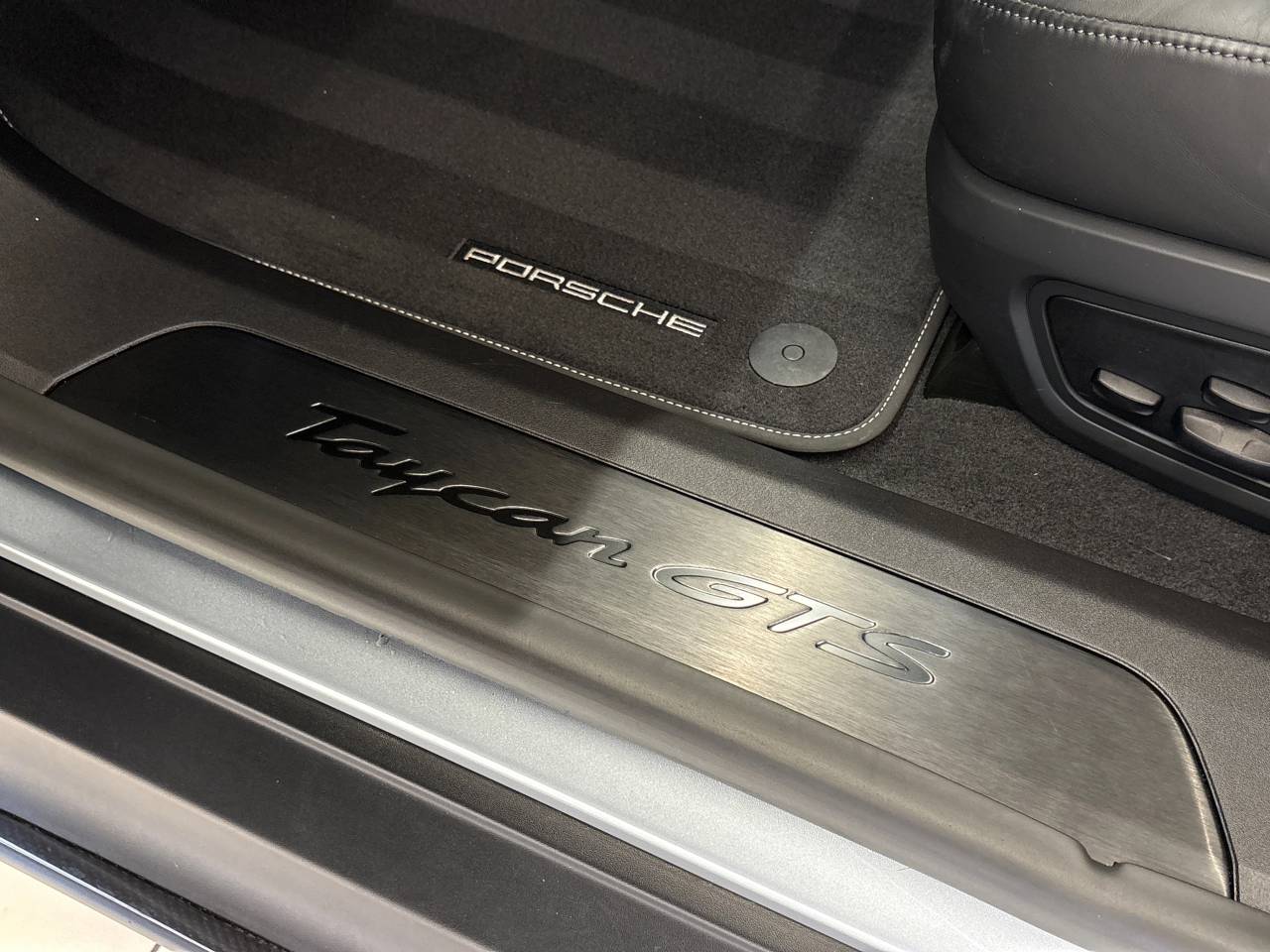 Taycan GTS SPORT TURISMO (1) image 38