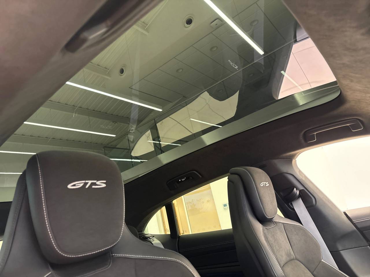 Taycan GTS SPORT TURISMO (1) image 28