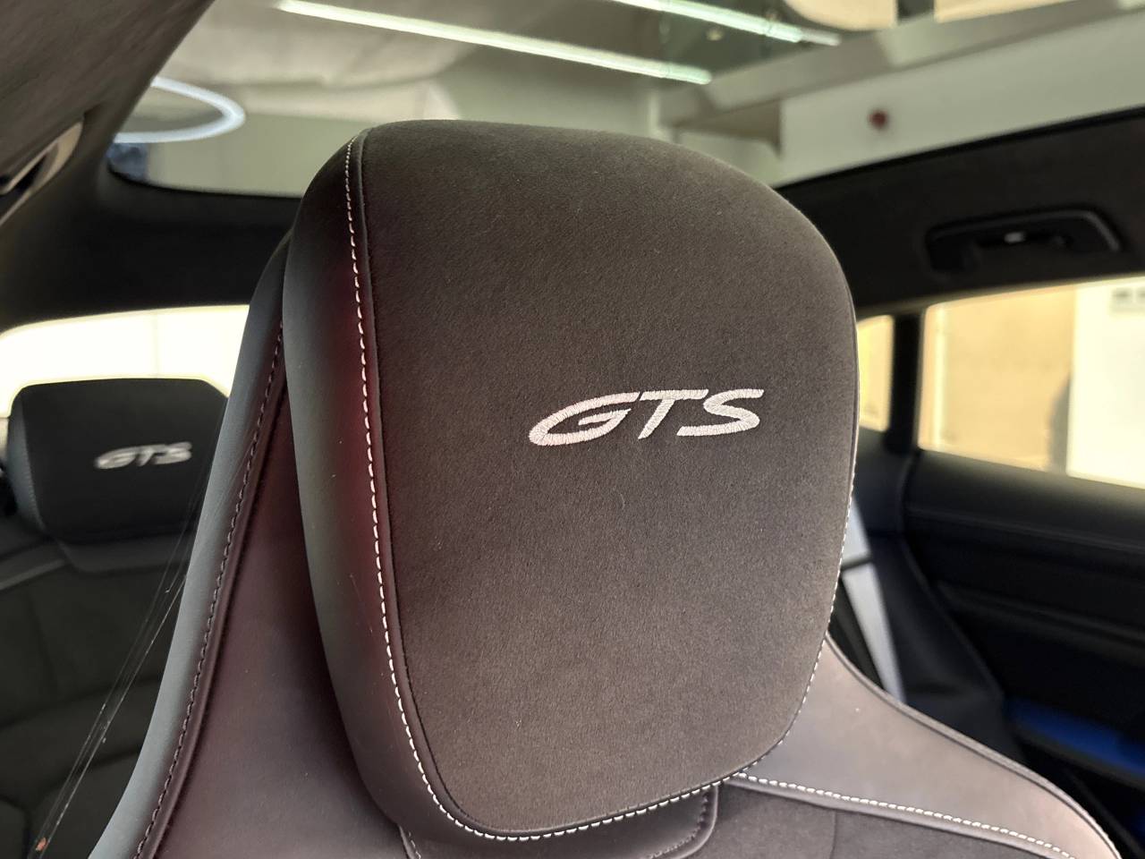 Taycan GTS SPORT TURISMO (1) image 29