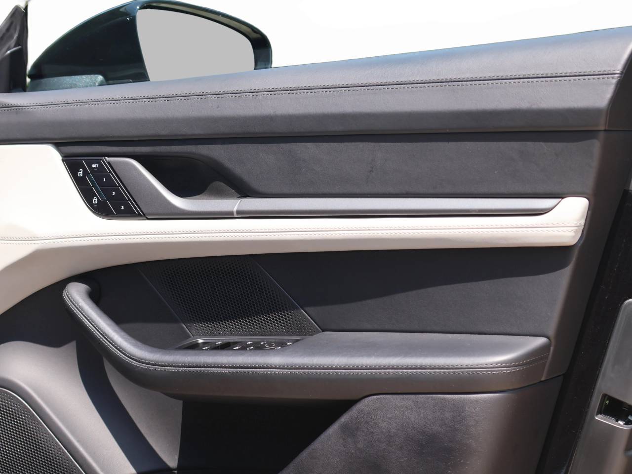 Taycan 4S CROSS TURISMO (12) image 24