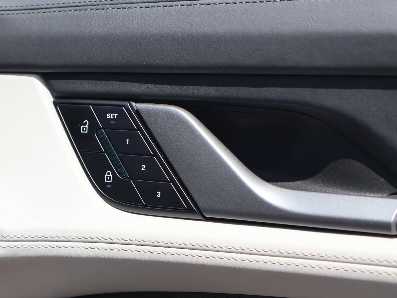 Taycan 4S CROSS TURISMO (12) image 25