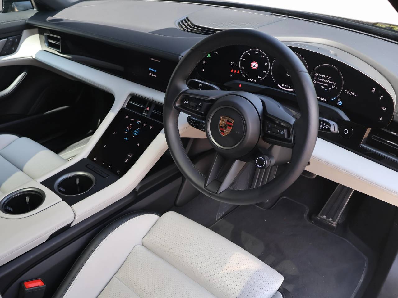 Taycan 4S CROSS TURISMO (12) image 16