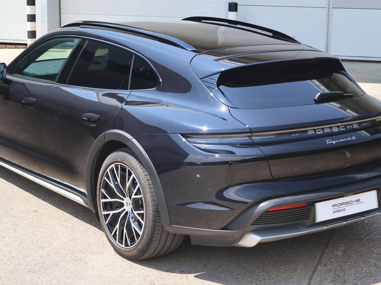 Taycan 4S CROSS TURISMO (12) image 14