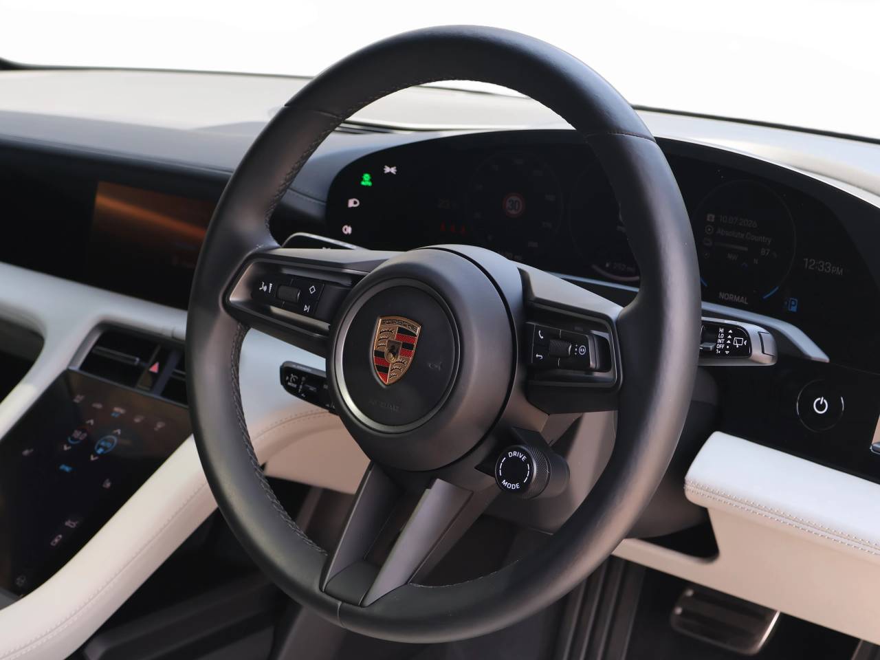 Taycan 4S CROSS TURISMO (12) image 18