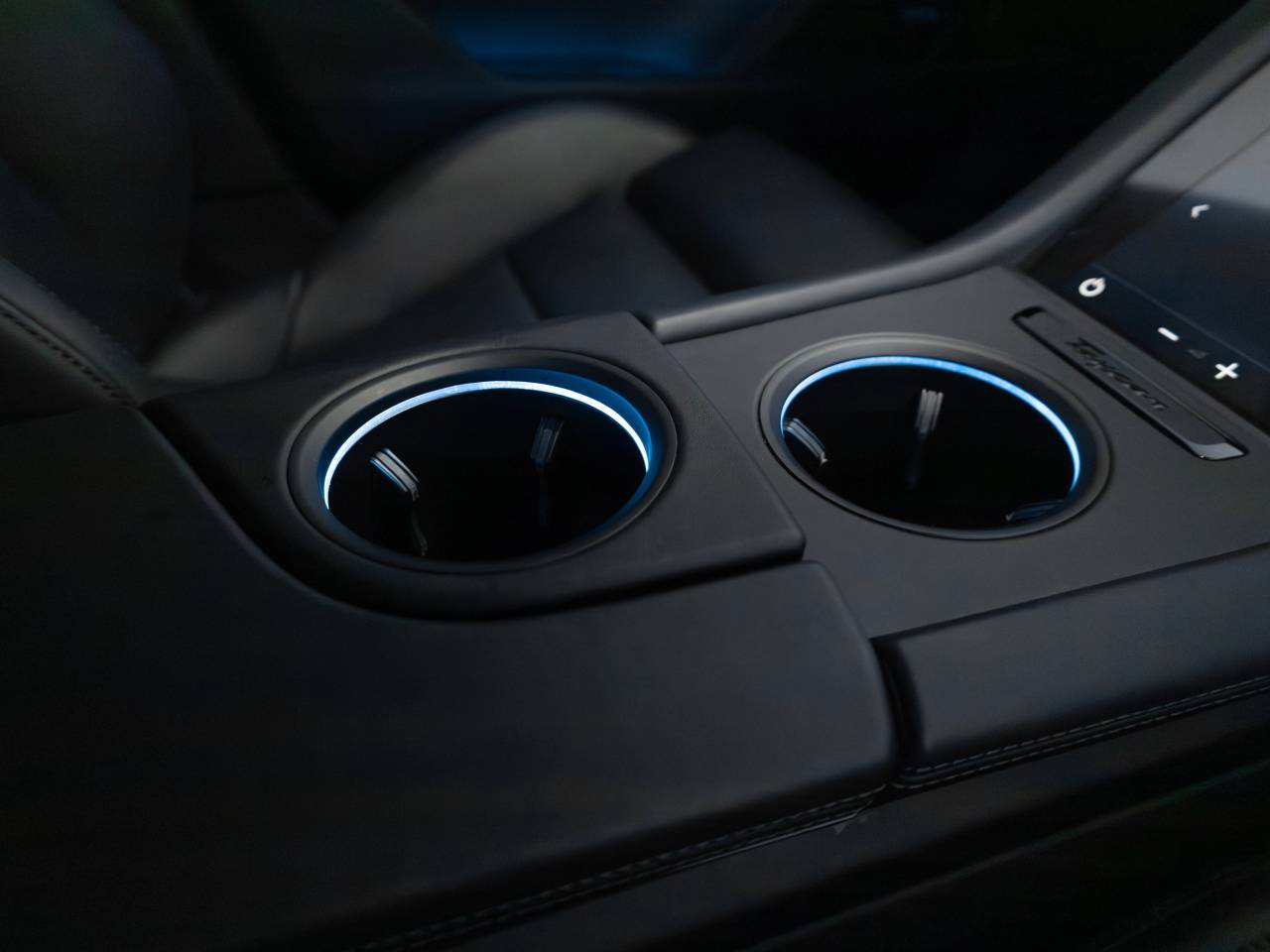 Taycan 4S CROSS TURISMO (19) image 32