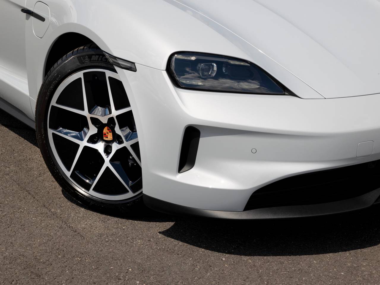 Taycan (46) image 31